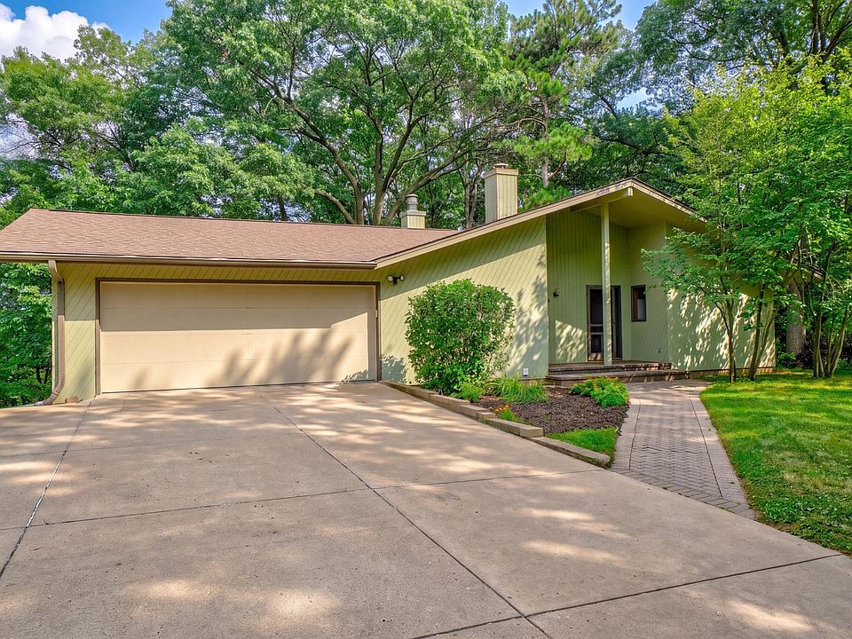 1st image of 515 Pine Tree Trl