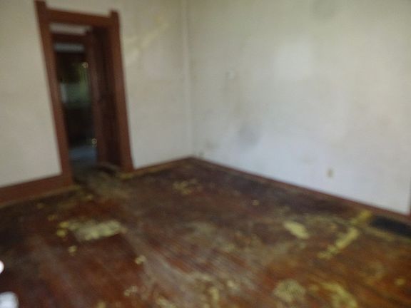 3rd image of 520 Oakley Ave