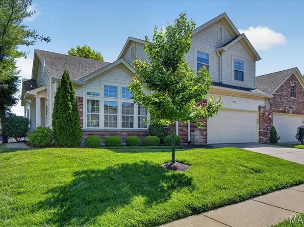 827 Stone Meadow Dr, Chesterfield, MO 63005