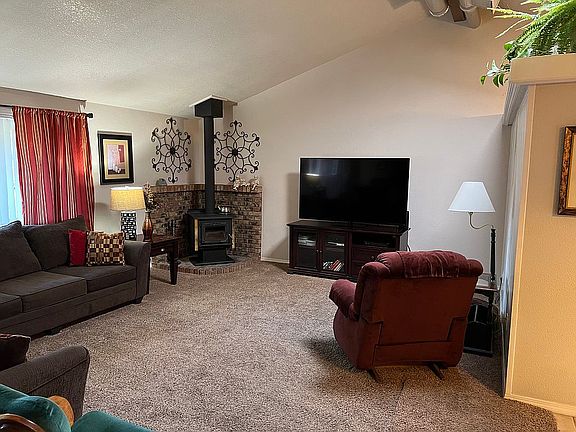 3rd image of 1368 S Viejo Dr