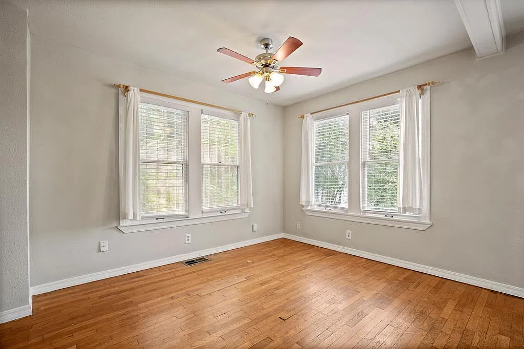 3 bed, 3.0 bath, 1200 sqft, $3,300 — Photo 3