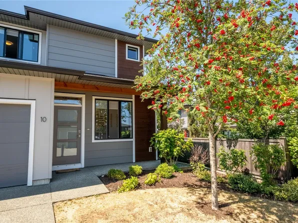2607 Kendal Ave #10, Cumberland, BC V0R 1S0