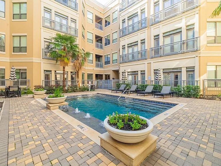 1901 Post Oak Blvd #3115 — Photo 16
