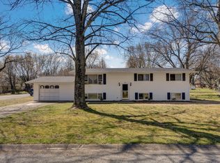 824 E Burford St, Marshfield, MO 65706