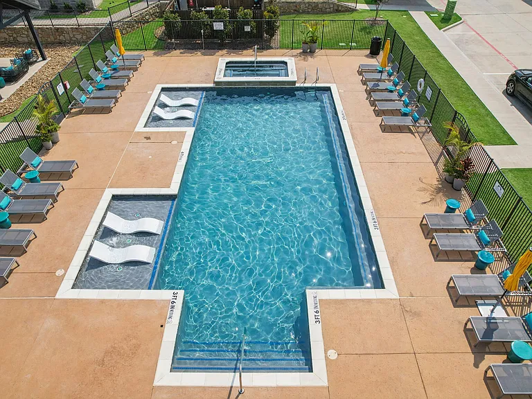 VLux Stoneridge — Photo 95