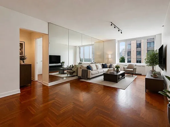 220 Riverside Blvd APT 21E, New York, NY 10069