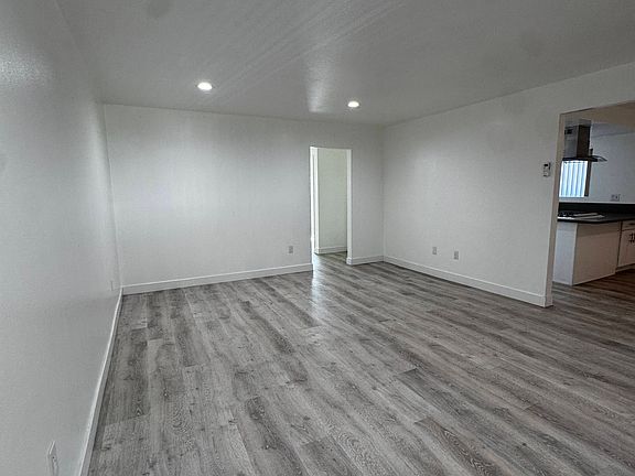 4th image of 2601 W Orion Ave