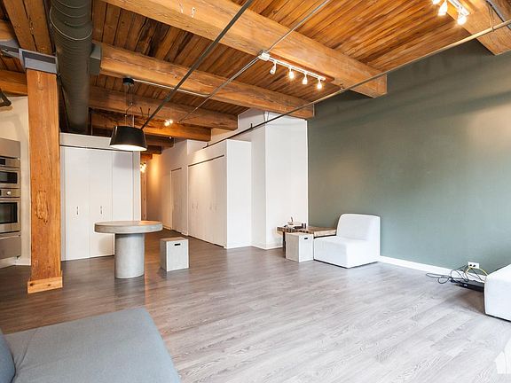 5th image of 225 W Huron St APT 410