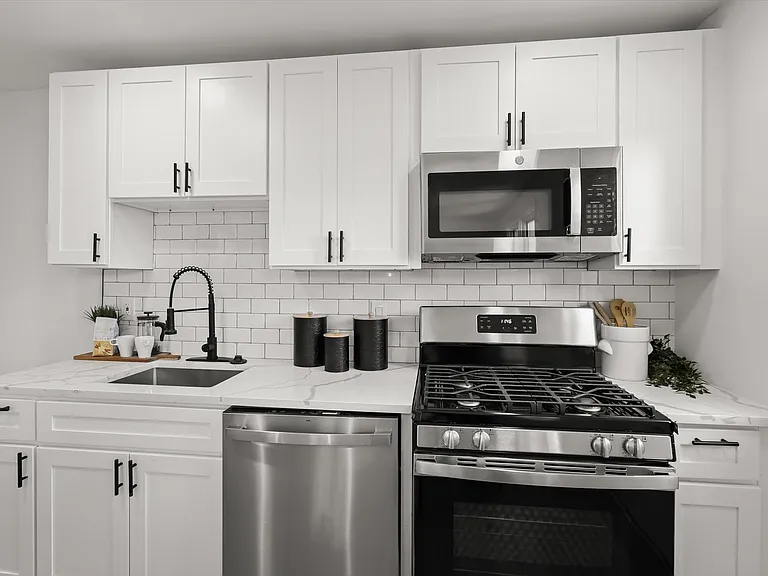 1302 Woodbourne Ave — Photo 25