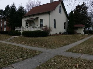 1029 N 5th St, Burlington, IA 52601