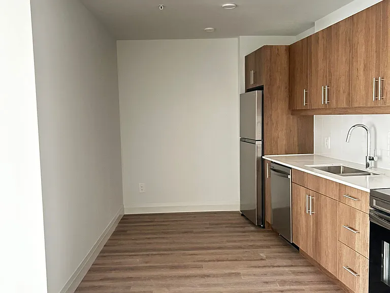 1333 Weber St E #905 — Photo 27