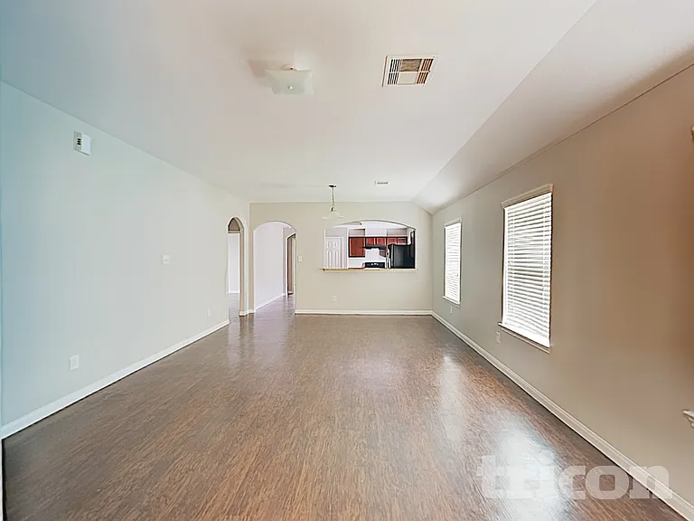 21427 Wilona Way — Photo 3