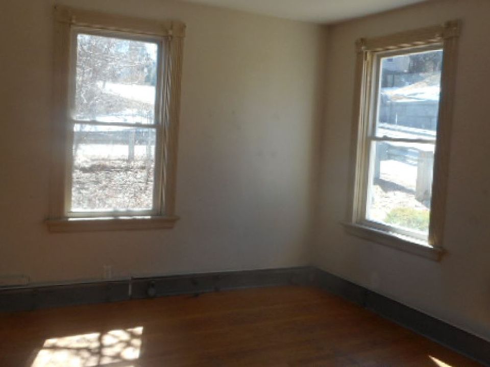 12 Fairview Ave, West Warwick, RI 02893 Zillow