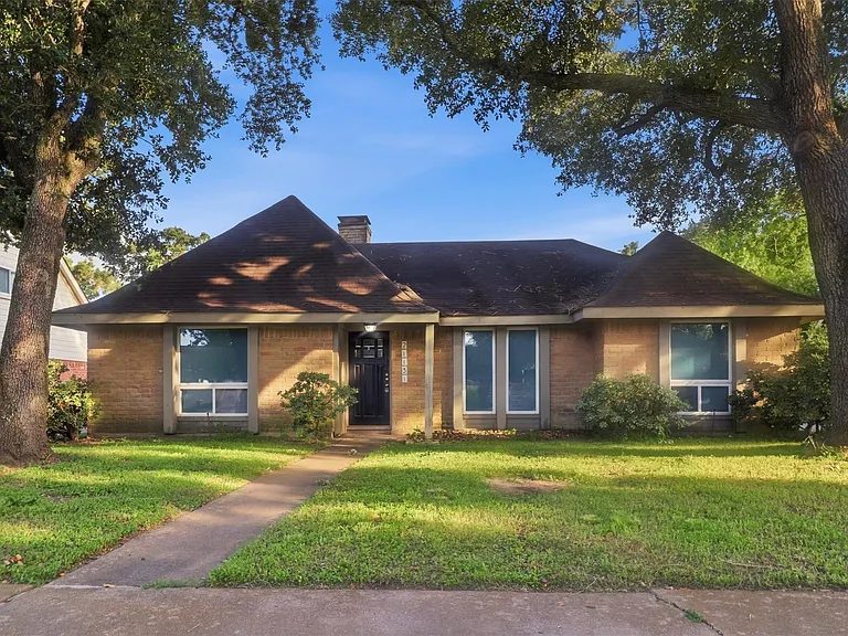 21131 Park Brook Dr — Photo 1