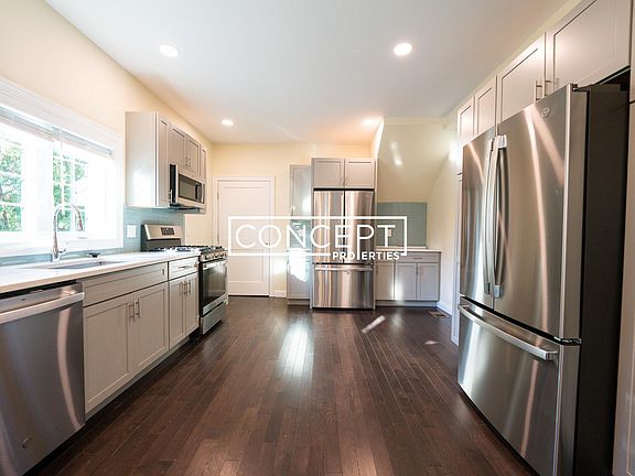 4th image of 61 Bradbury Ave #1