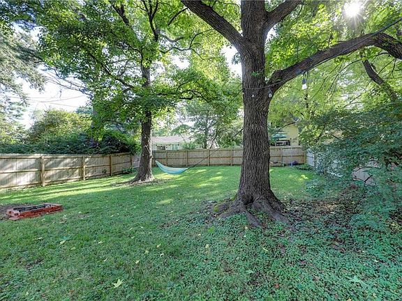 2nd image of 7539 Belleview Ave