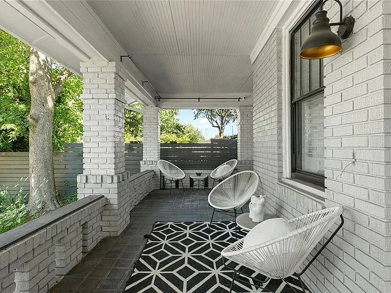 563 Parkway Dr NE — Photo 21