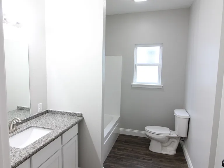 210 Lacey Eden Ln — Photo 5
