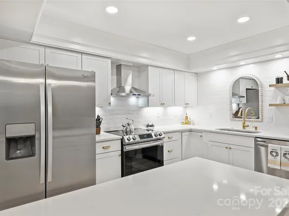 7024 Quail Hill Rd, Charlotte, NC 28210