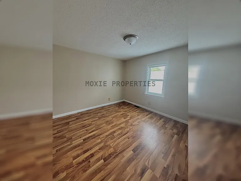 2114 N Buckeye St — Photo 4