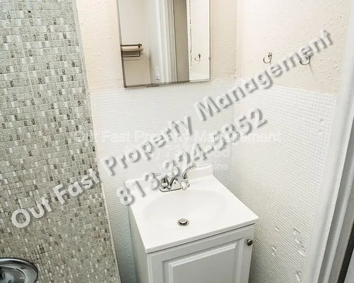 537 2nd St N #C — Photo 14