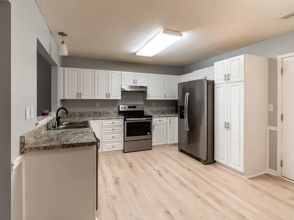 8 Madera Trl, Simpsonville, SC 29680