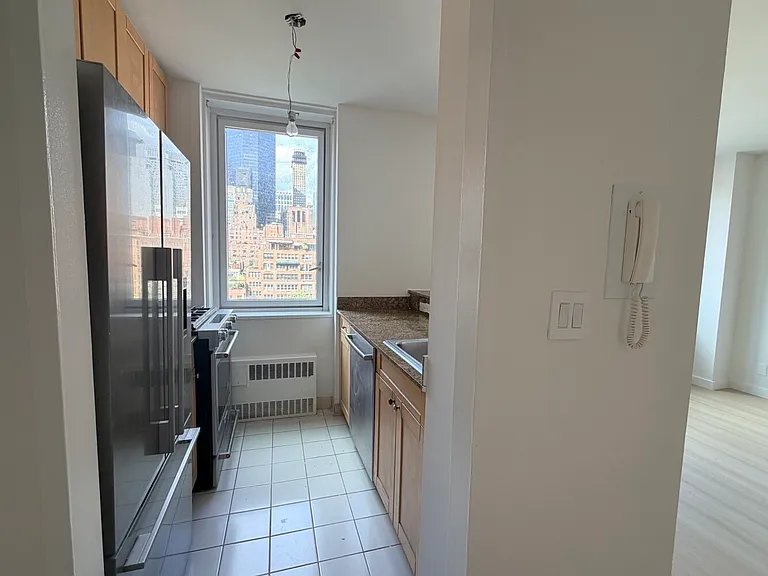 115 E 34th St #1801 — Photo 3