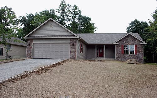 1st image of 12 Dickens Ln