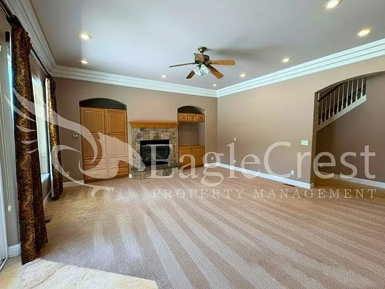 44 Vinehill Dr — Photo 67