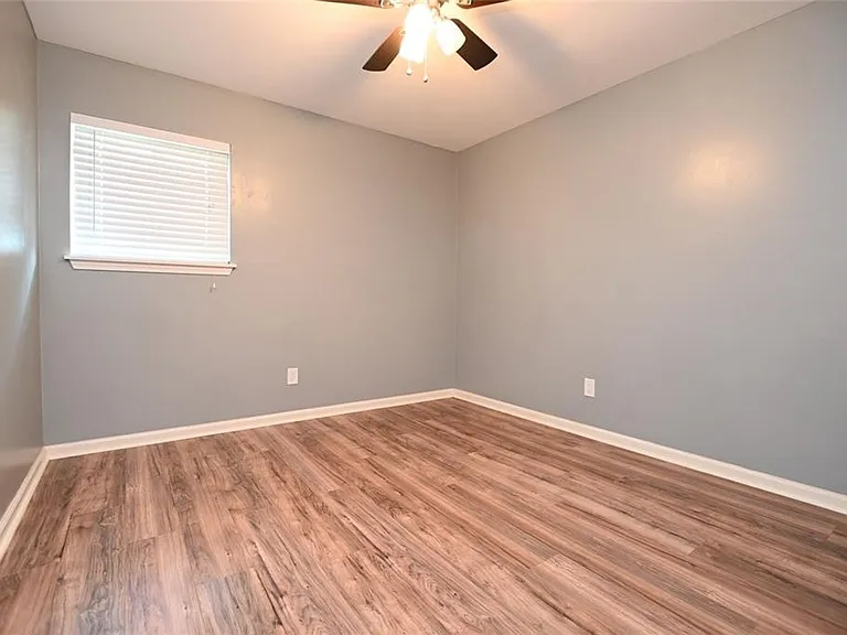 5846 Ettrick Dr — Photo 10