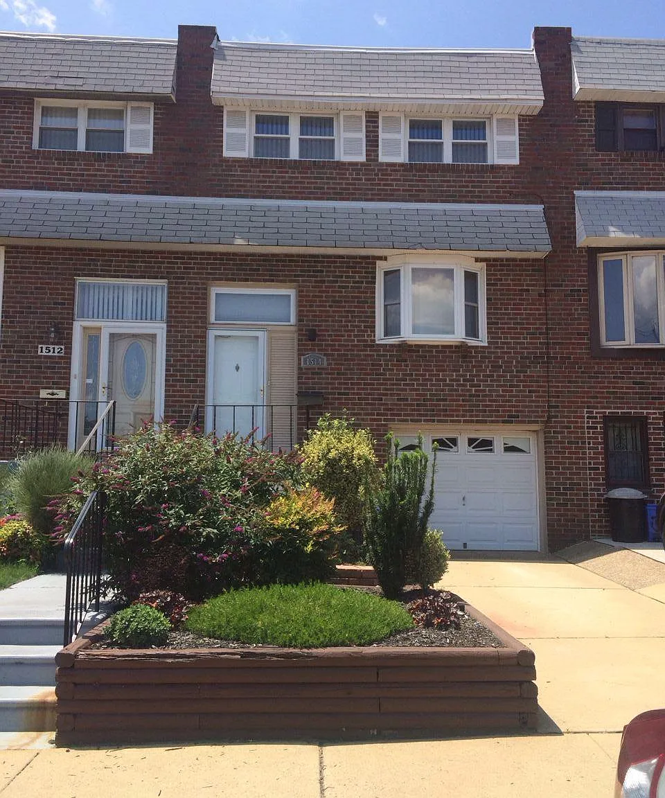 3 bed, 1.5 bath, 1600 sqft, $1,800 — Photo 1