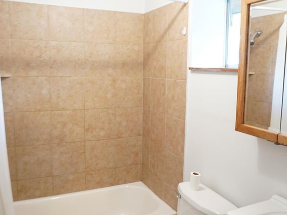 5th image of 2716 Lincoln Way