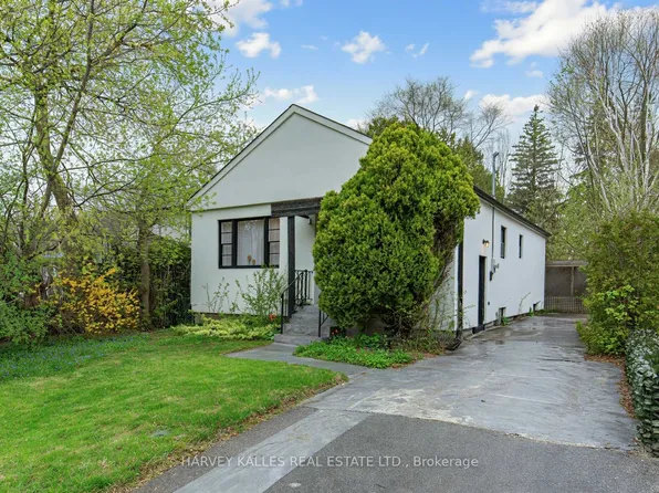 246 Burnett Ave, Toronto, ON M2N 1V8