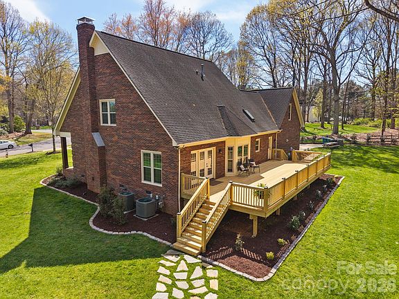 4th image of 5243 Mintridge Rd