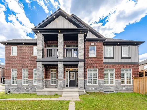 127 Monarch Woods Dr, Kitchener, ON N2P 2J6