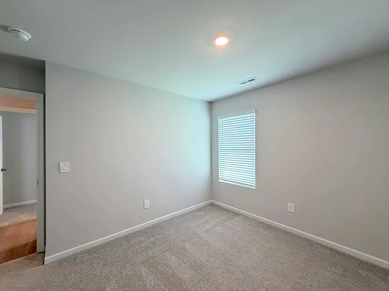 128 Challenger Way — Photo 36