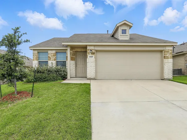 8329 Grand Oak Rd, Fort Worth, TX 76123