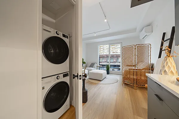 Rented by Carroll Development Leasing LLC | media 25