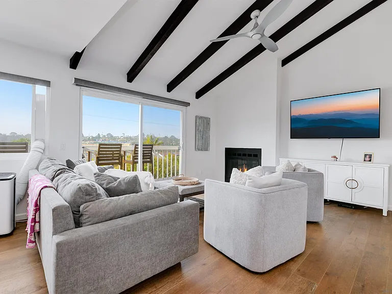 807 Highland Dr — Photo 4