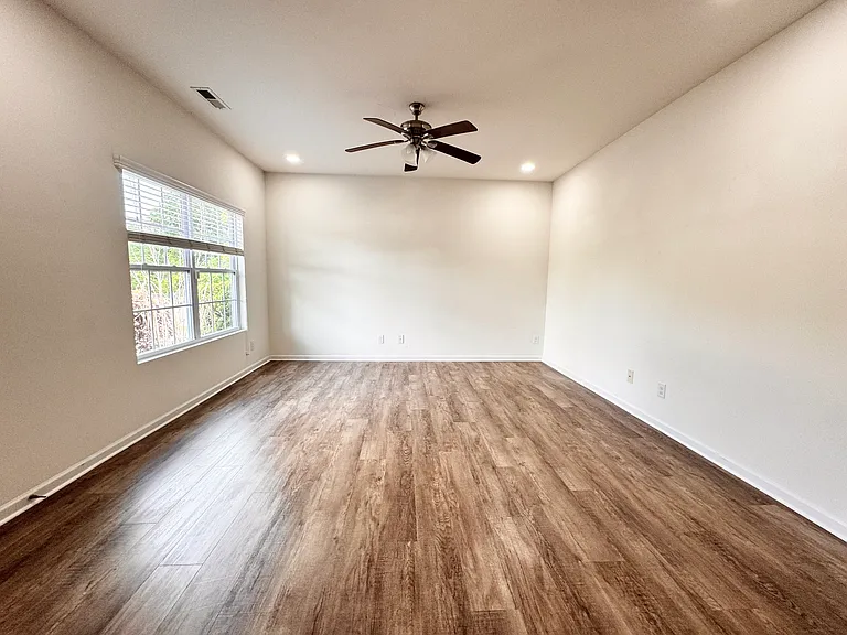 3485 Alister Ave SW — Photo 10