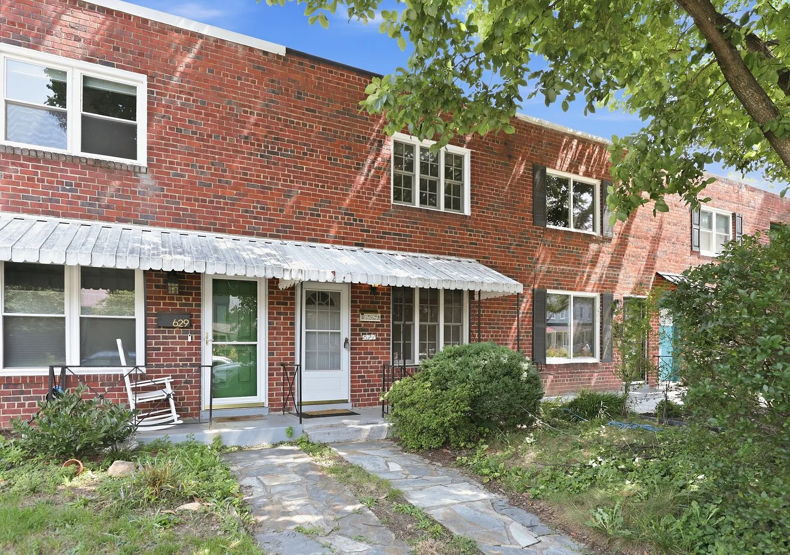Welcome to 627 N Alfred Street, a beautifully refreshed townhome in the heart of historic Old Tow... — Photo 1