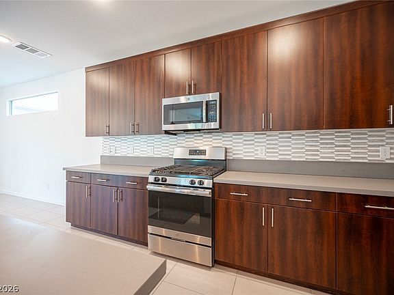 4th image of 524 Grand Cascade Pl