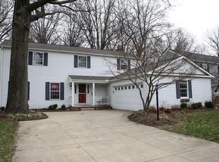 575 Marygate Dr, Bay Village, OH 44140