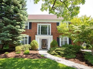 1047 Kirtland Ln, Lakewood, OH
