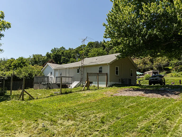 3392 Upper Valley Rd — Photo 15
