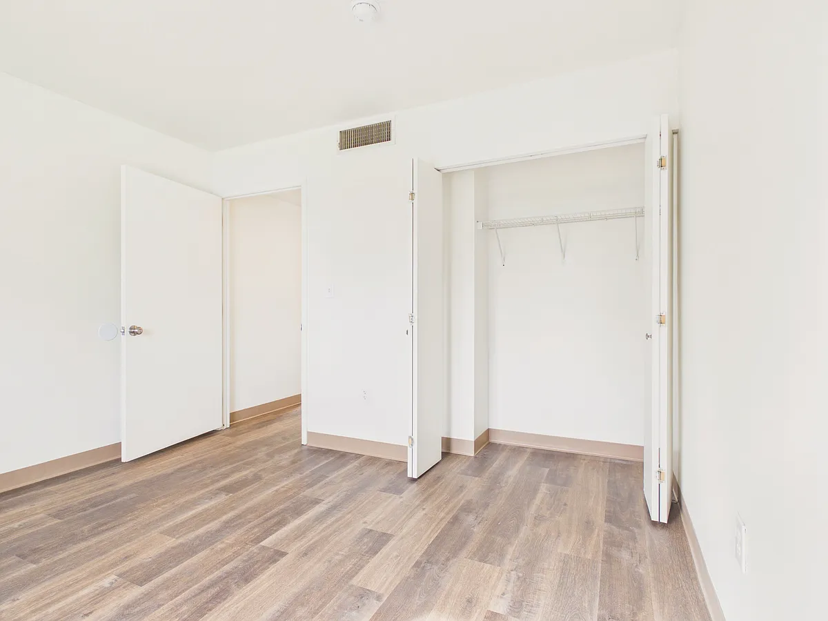 Building Photo - 501 Maclay St #34