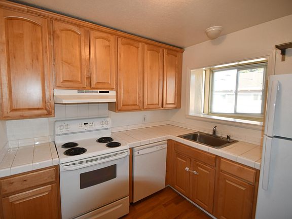 2nd image of 825 Live Oak Ave #K
