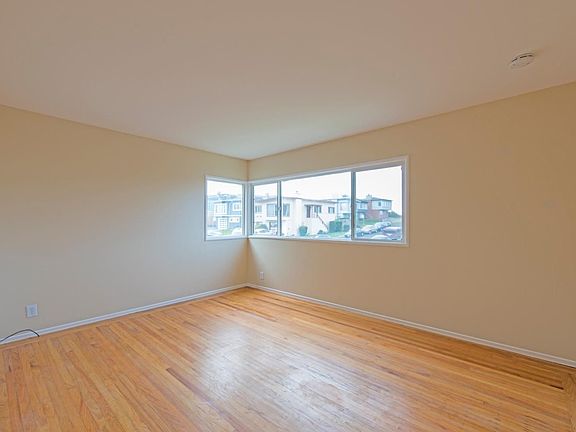 5th image of 49 Skyline Dr