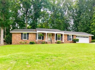 511 Colonial Dr, Greenwood, SC 29649