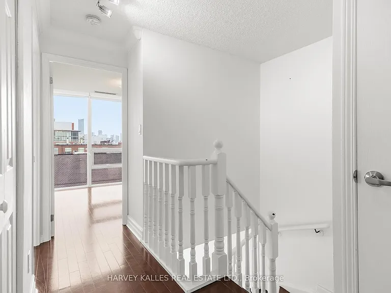 308 Palmerston Ave #Penthouse 14 — Photo 20
